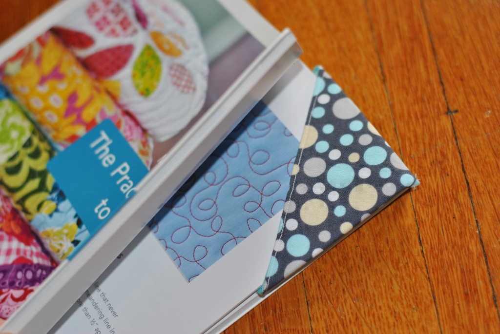 Fabric corner bookmark tutorial