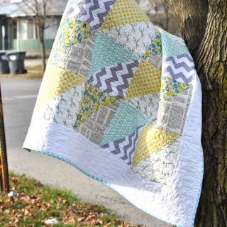 Baby quilt triangle pattern