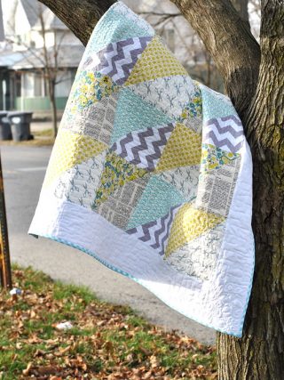 Baby quilt triangle pattern