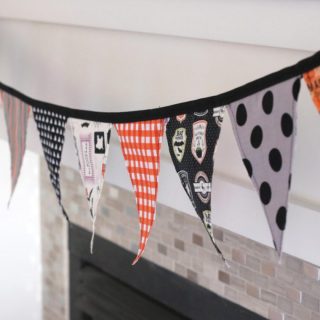 how to make bunting with fabric squares