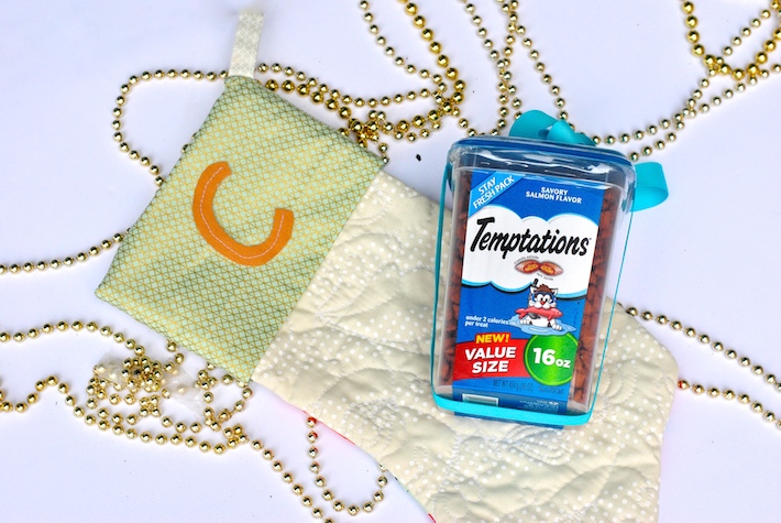 TEMPATIONS Cat Treat Stocking Stuffer | Craft Buds