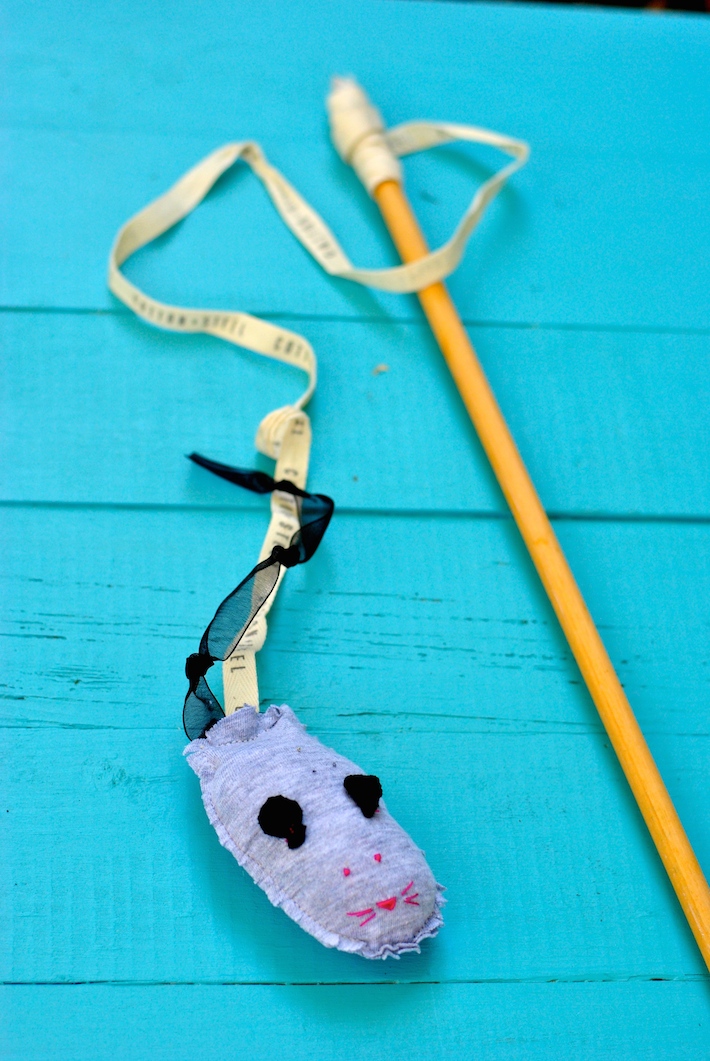 DIY Catnip Mouse Free Cat Toy Pattern | Craft Buds