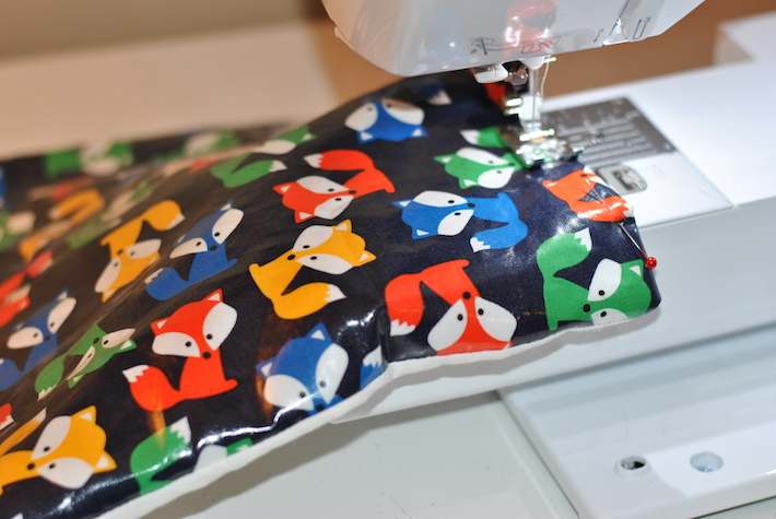 15-Minute Placemat with Laminated Fabric Sewing Tutorial