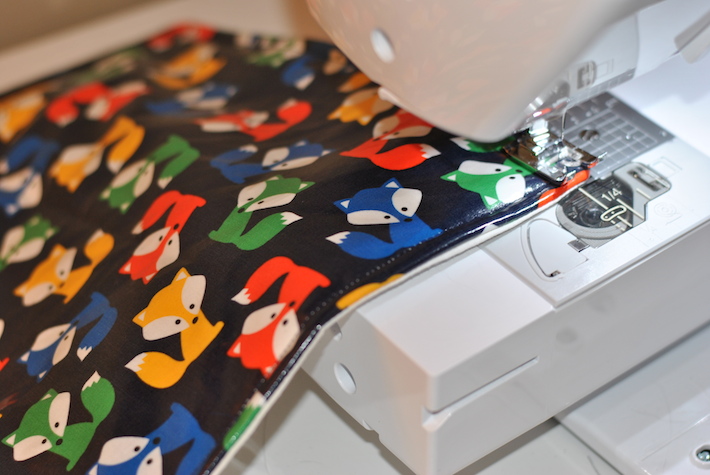 15-Minute Placemat with Laminated Fabric Sewing Tutorial
