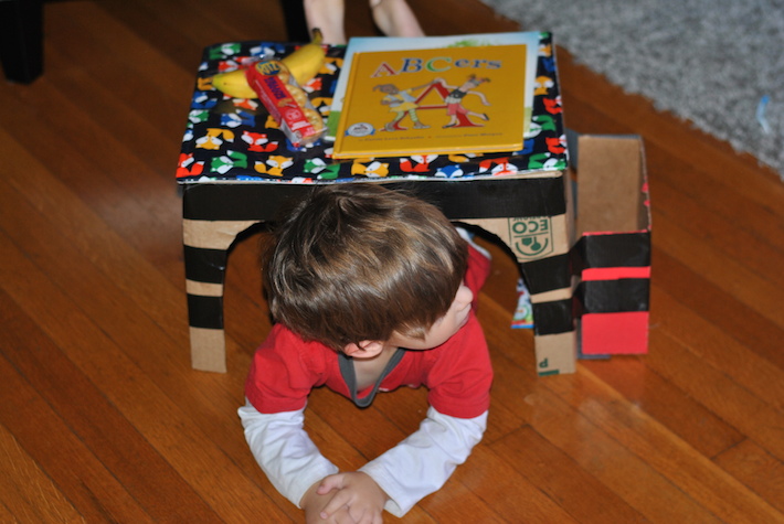 15-Minute Placemat with Laminated Fabric and Cardboard Box Tray Tutorial