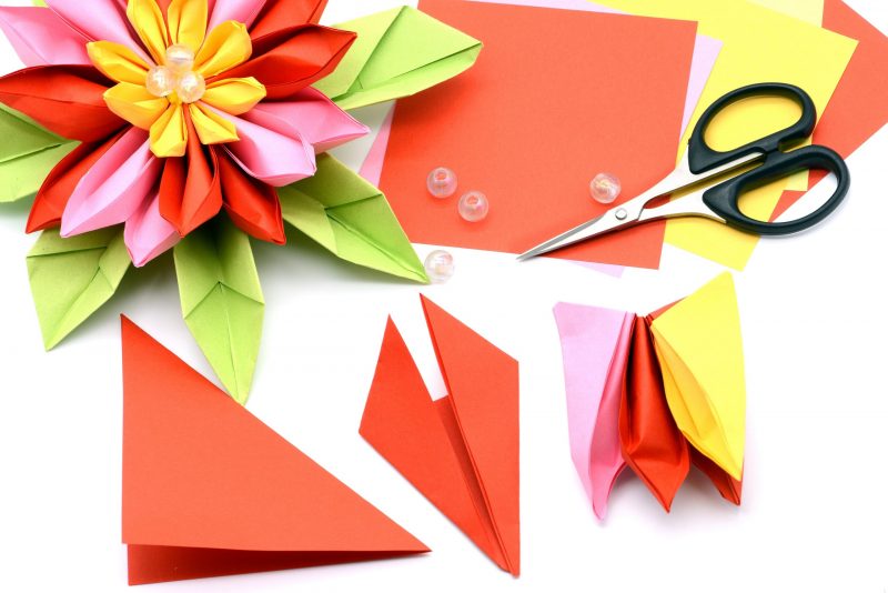 5 Flower Crafts for Kids + Free Printables