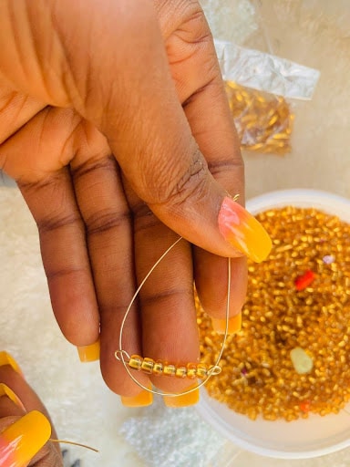 HOW TO MAKE HOOP EARRINGS WITH BEADS step 4-2