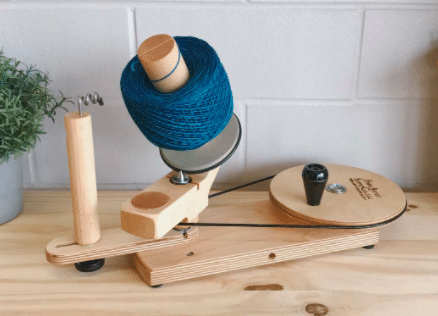 Yarn ball winder