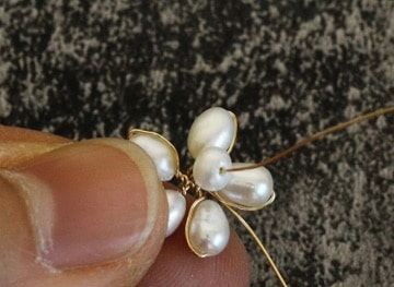how to make a flower out of beads step 6