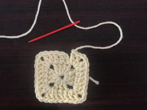 How to tie crochet without a knot 1