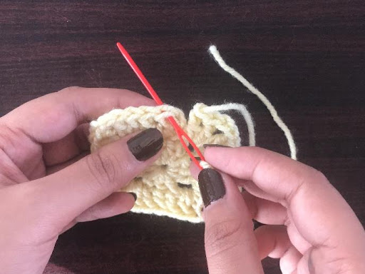 How to tie crochet without a knot 2