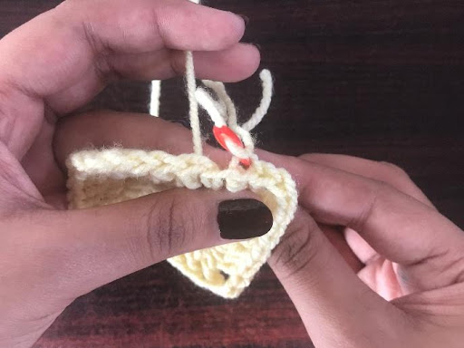 How to tie crochet without a knot 4