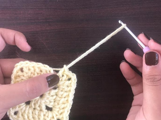 How to tie crochet without a knot