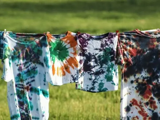 How to wash tie dye shirts for the first time