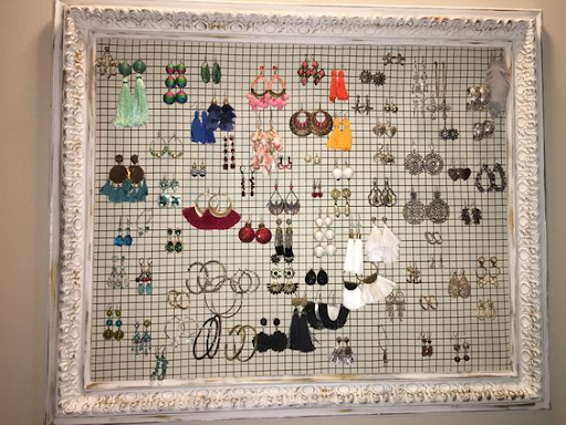 Make your store own earring holder