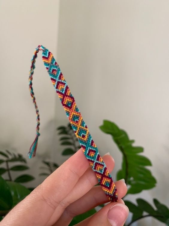 Friendship bracelet designs on sale easy