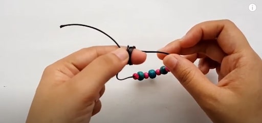 Bracelet Making the Loop