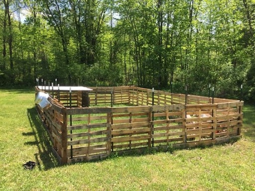 Farm Animal Pallet Fence