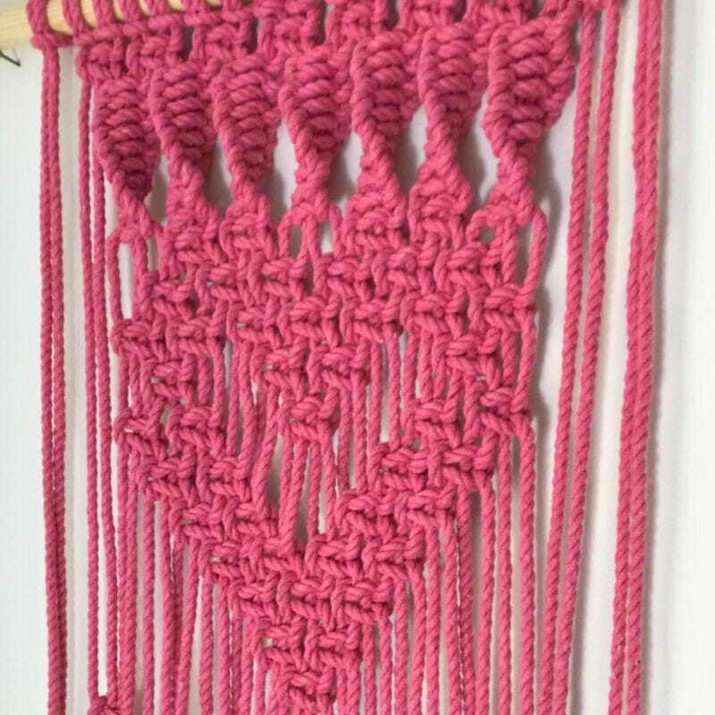 25 Free Macrame Wall Hanging Patterns & Tutorials