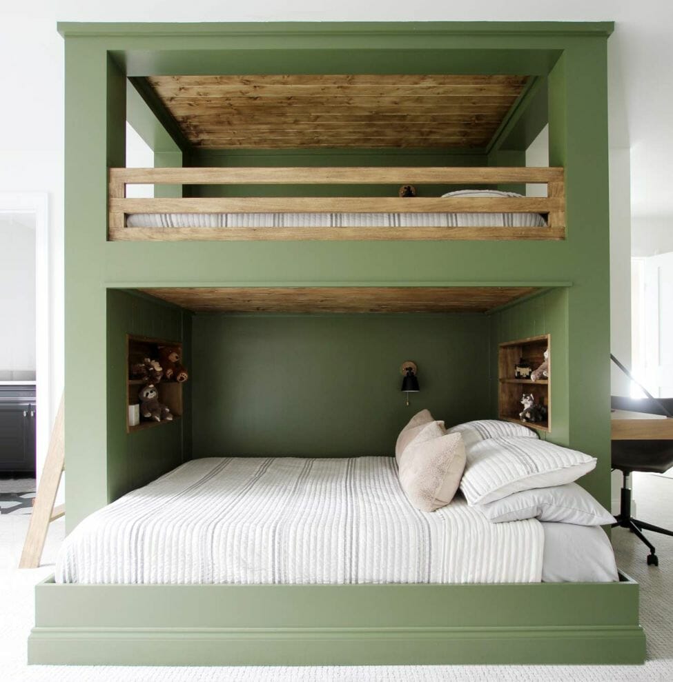 Buil-in Bunk Bed with a Desk