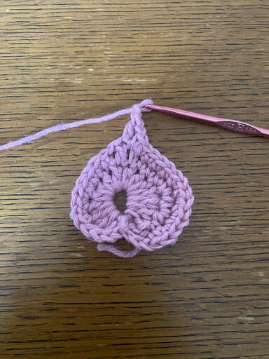 Chain 1, Double Crochet at the Point of Heart, Chain 1