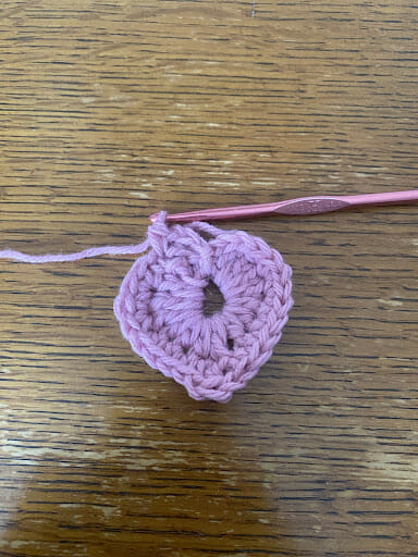 Single Crochet into First Stitch