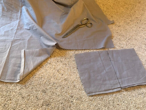 Step 1. Cut 2 pieces of fabric suited to the length of your zipper