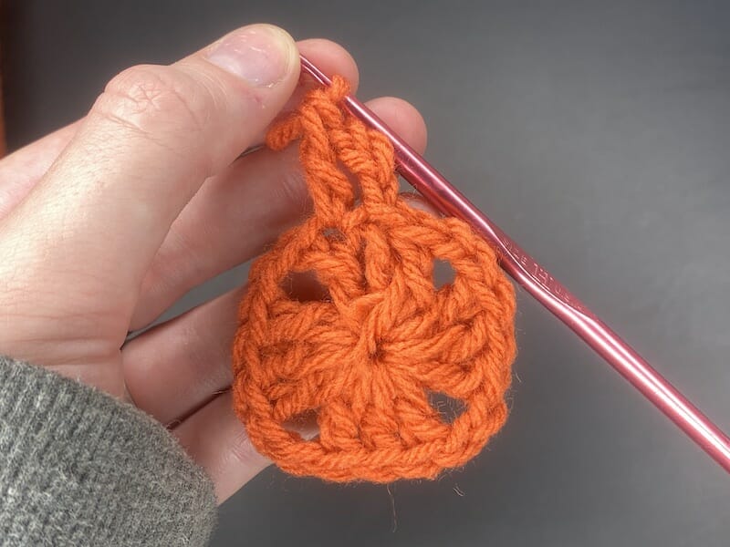 Double crochet 1 (DC 1)