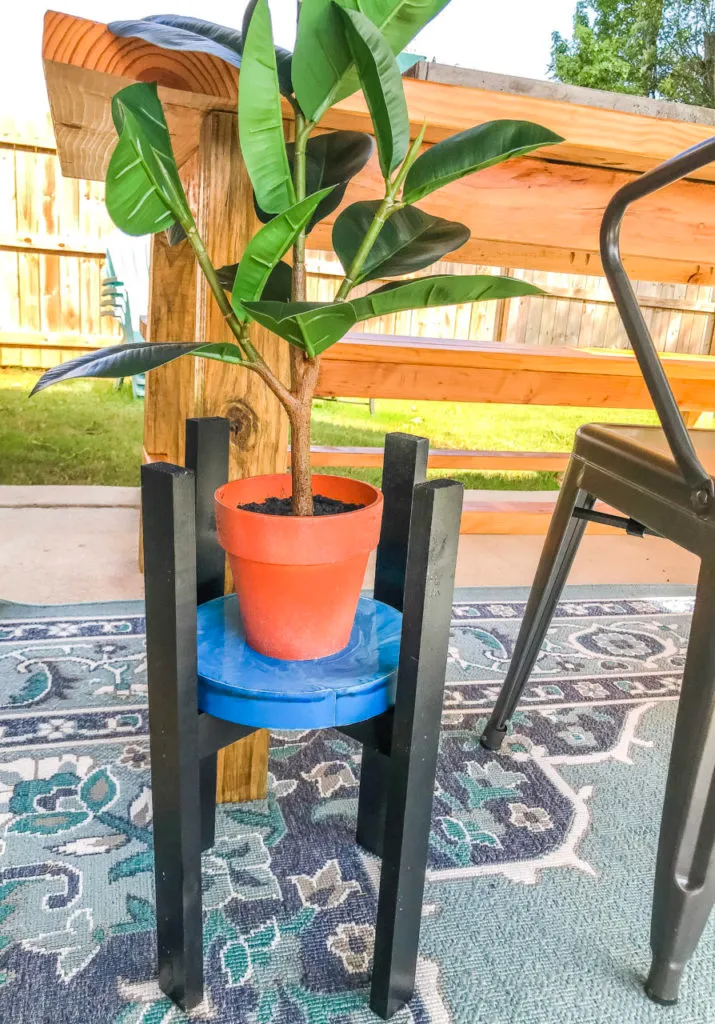 Resin Plant Stand